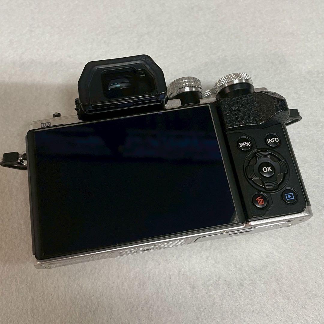 OLYMPUS オリンパス　OM-D E-M10 Mark II ミラーレス一眼