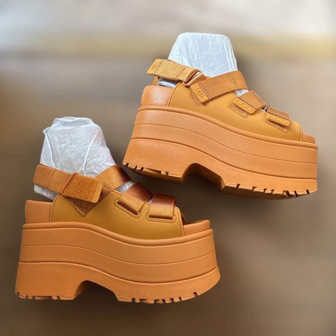 美品　UGG ゴールデンライズ　オレンジ　23cm