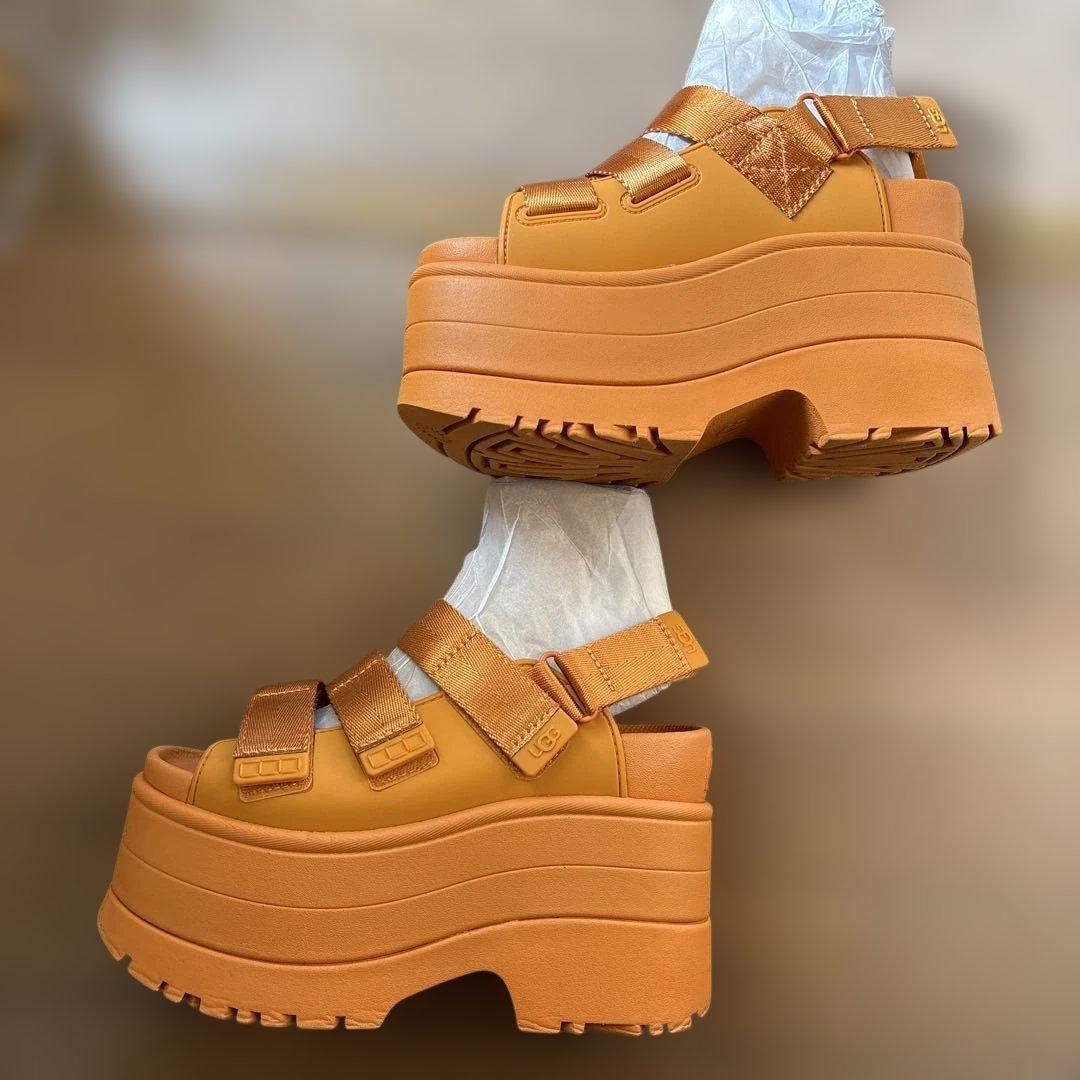 美品　UGG ゴールデンライズ　オレンジ　23cm