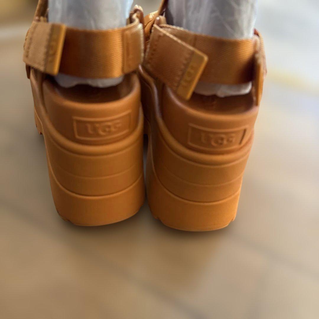 美品　UGG ゴールデンライズ　オレンジ　23cm