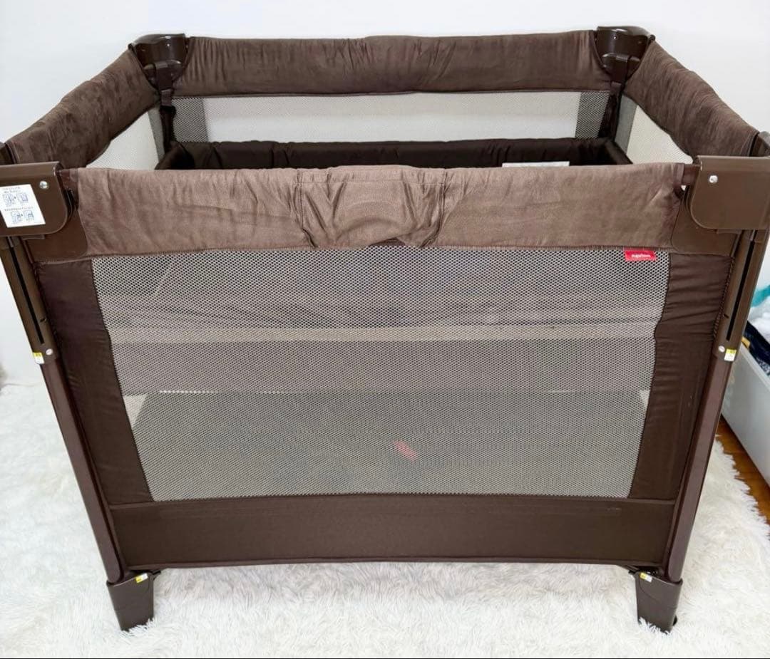 【美品】アップリカ ココネルエアープラス ベビーベッド　ブラウン