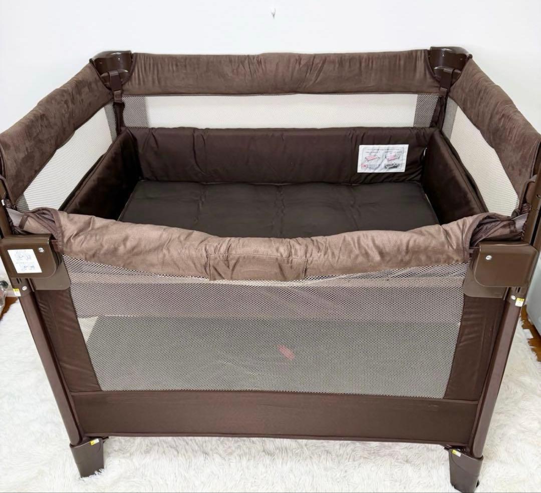 【美品】アップリカ ココネルエアープラス ベビーベッド　ブラウン