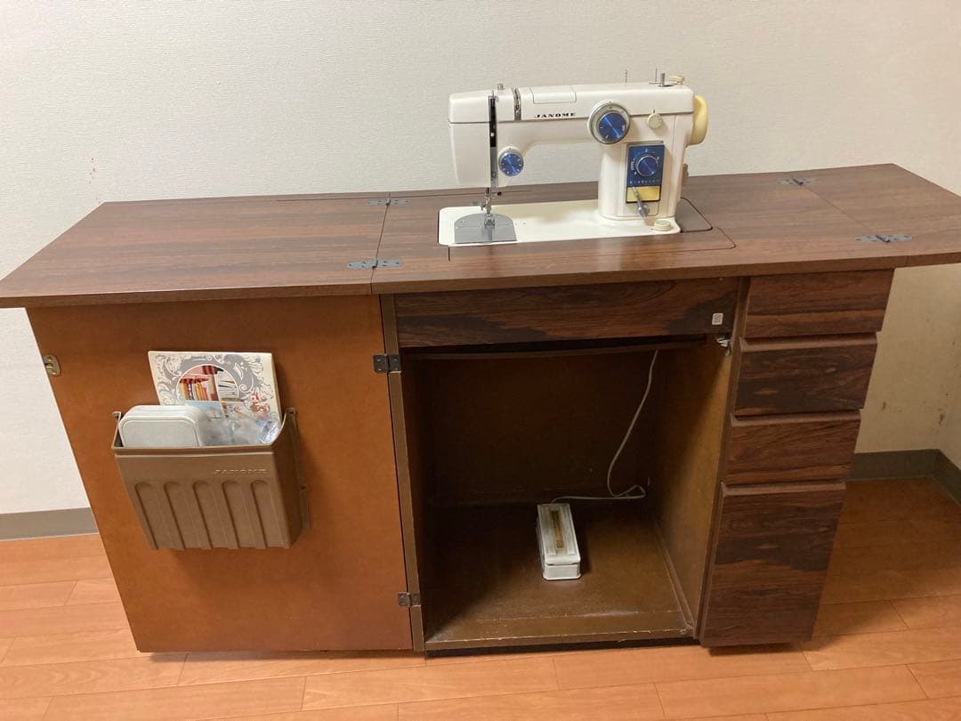 ジャノメ　トピアレーヌ804型　デスク型高級ミシン　模様縫いカム