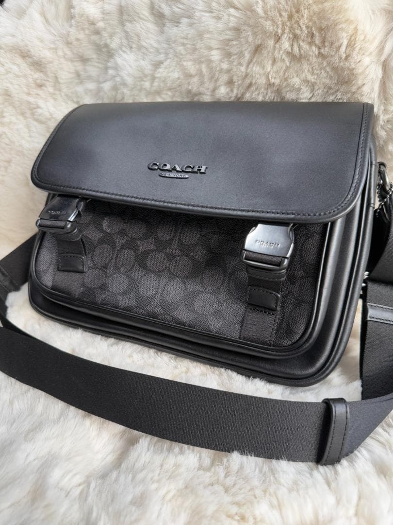 カズCOACH メッセンジャー クロスボディ シグネチャー レザーブラック