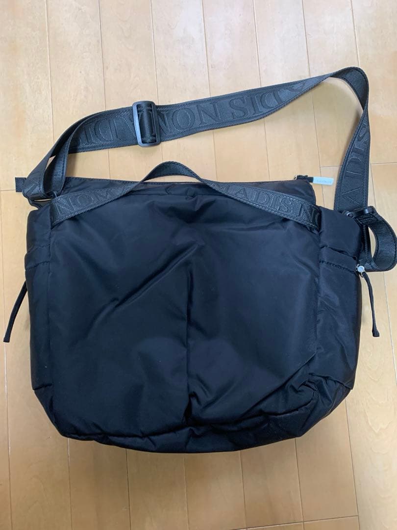 さ*や様 ノマディスNOMADIS FRAMeWORK BASQUE ショルダー