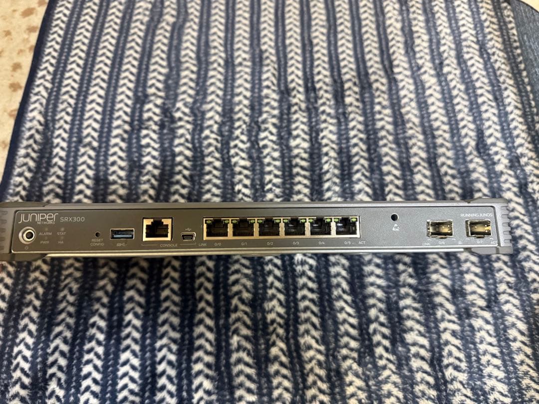 【中古品】Juniper SRX300