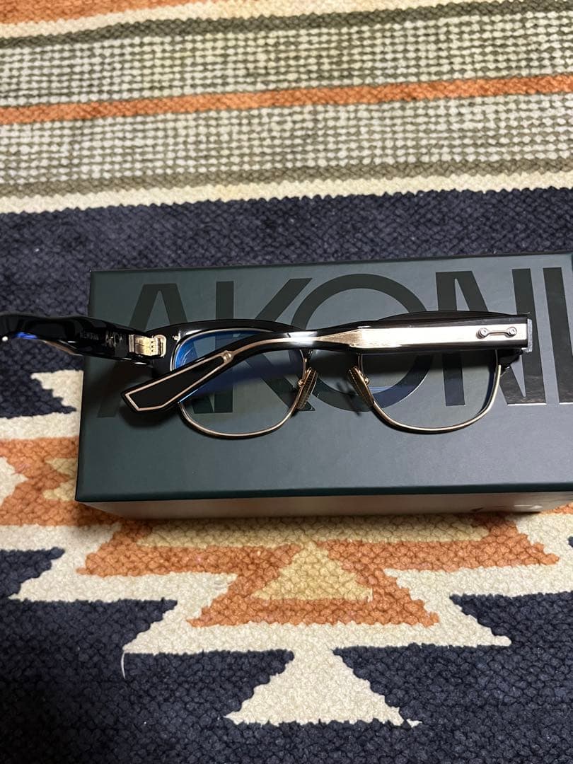 AKONI / アコニ NEWTON Black