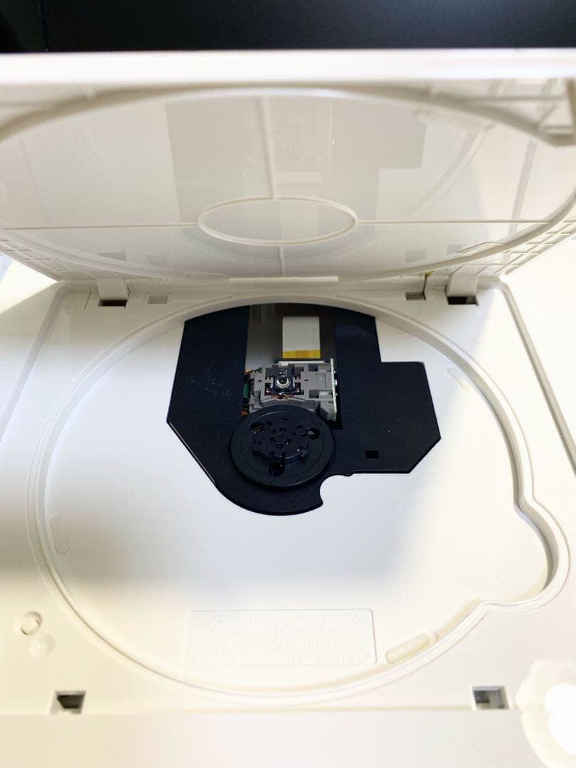 東芝 ポータブルDVDプレーヤー　sd-p101s