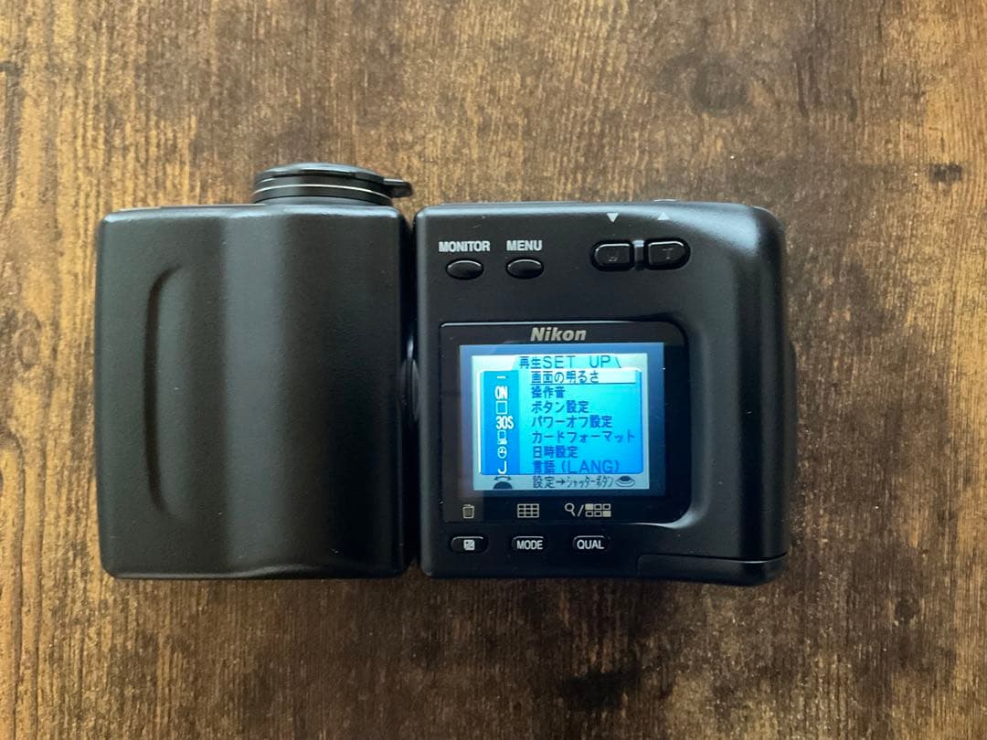 NikonニコンCOOLPIX 950 美品　(箱・書類全て有り)