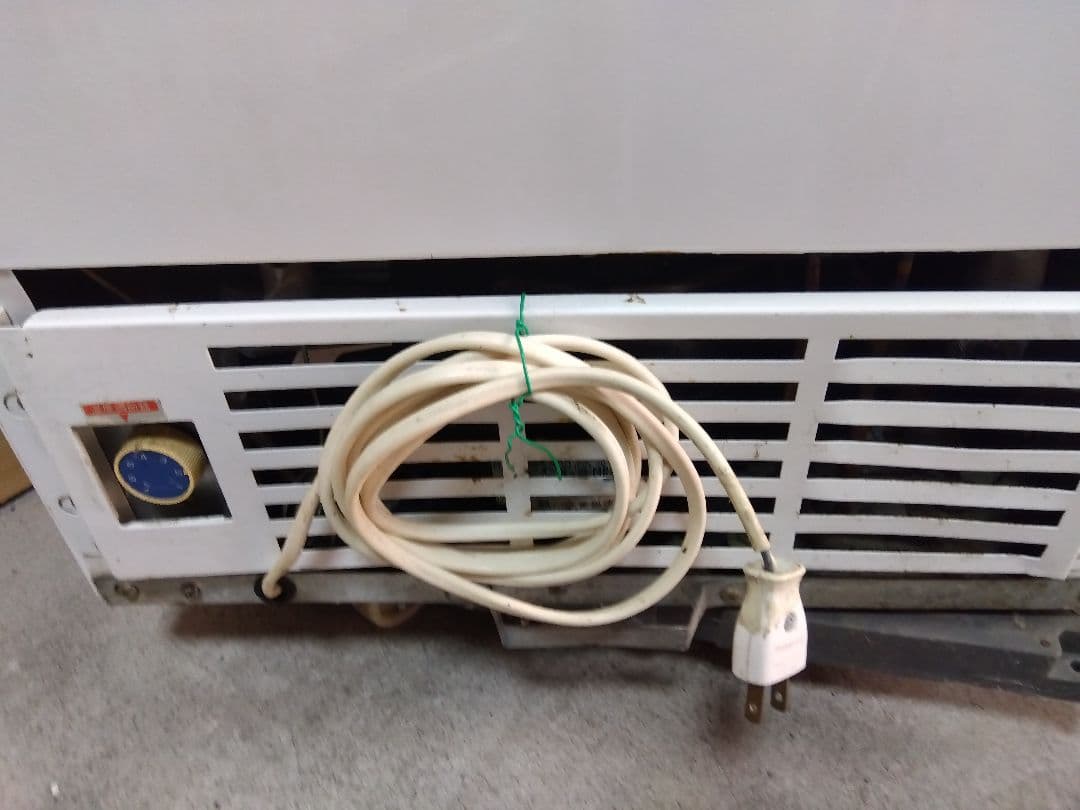 サンデン小型冷凍庫