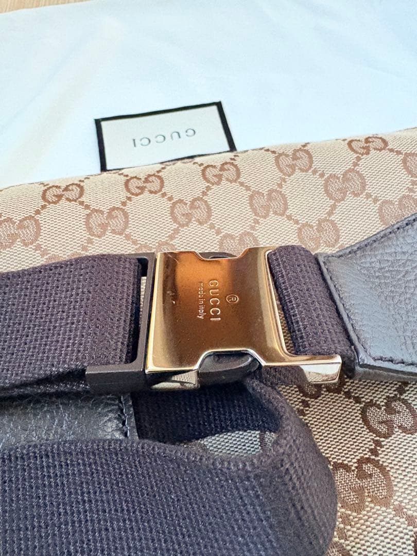 GUCCI ボディバック