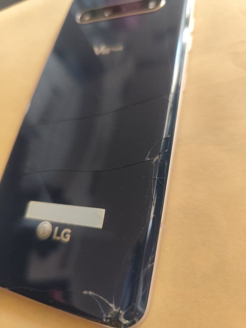 LG V60 ThinQ 5G デュアルスクリーンケース付き　(商談中)