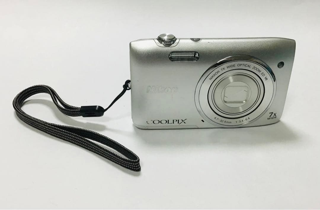 Nikon ニコン COOLPIX S3500 コンパクトデジタルカメラ