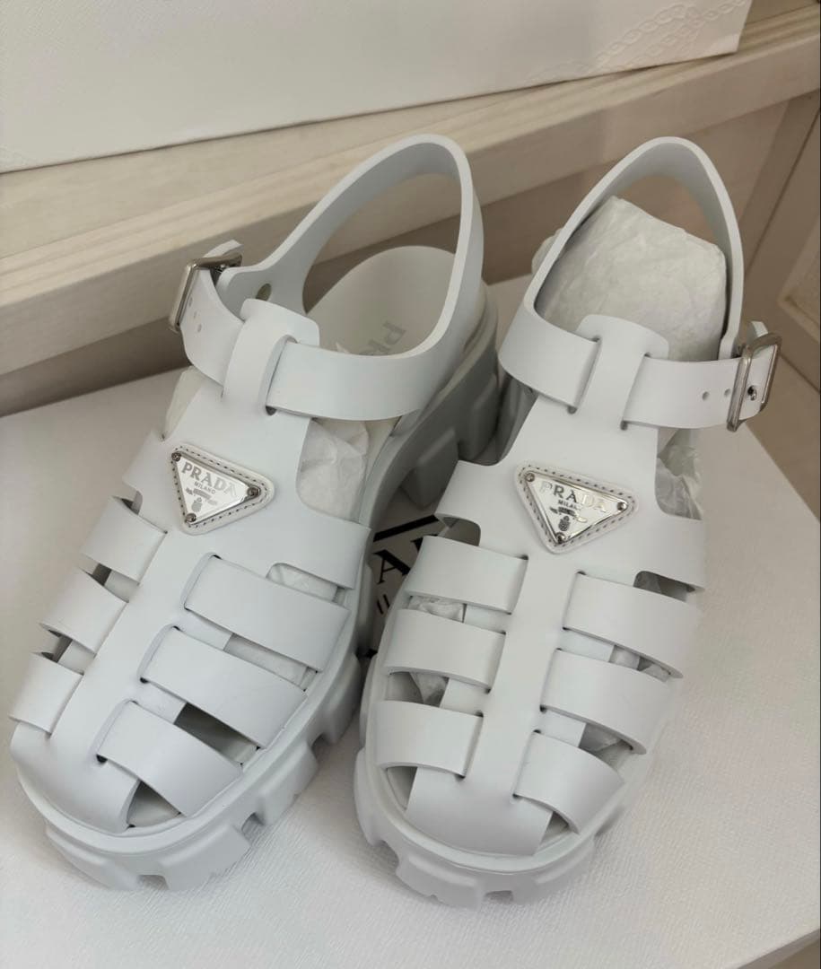 ♡PRADA ホワイト/サンダル