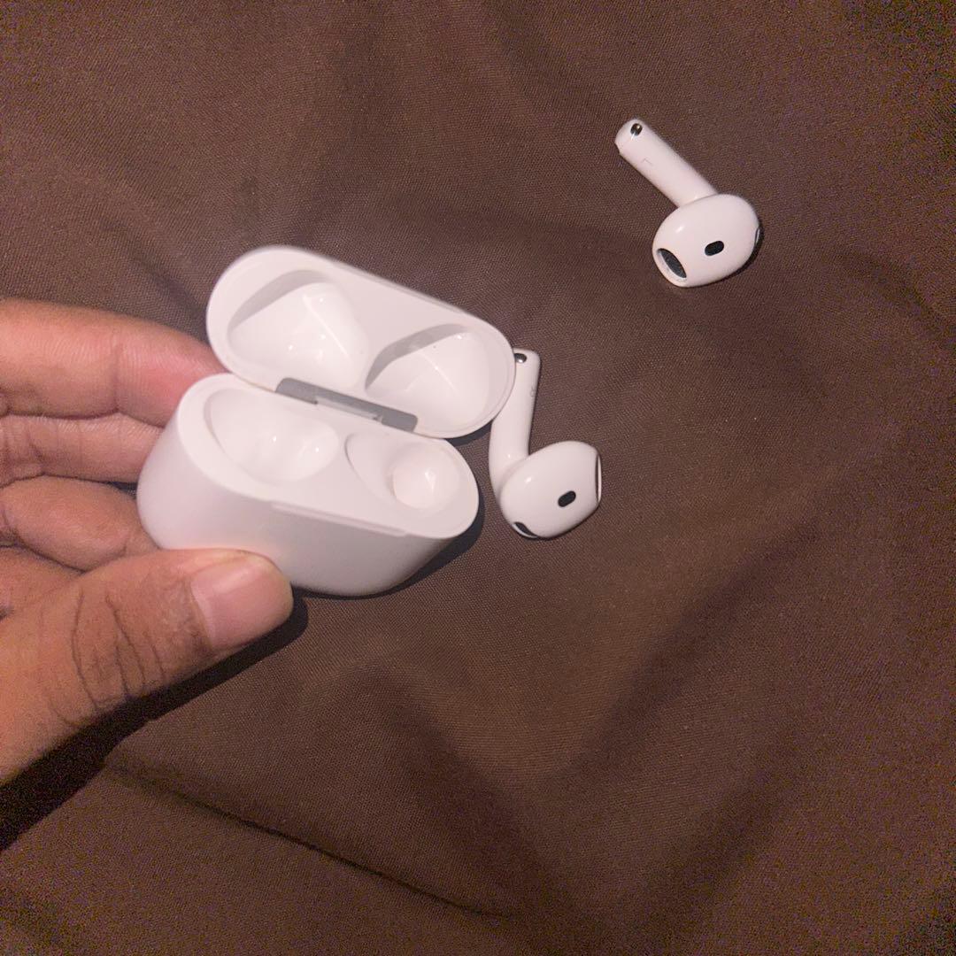 イヤホン Apple AirPods 4 New