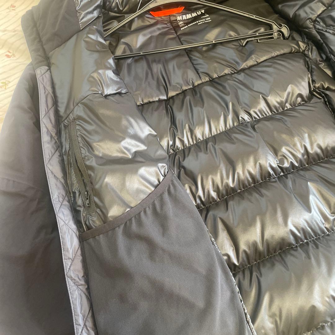 お値下げしました MAMMUT フード付きダウンジャケット 黒/グレー