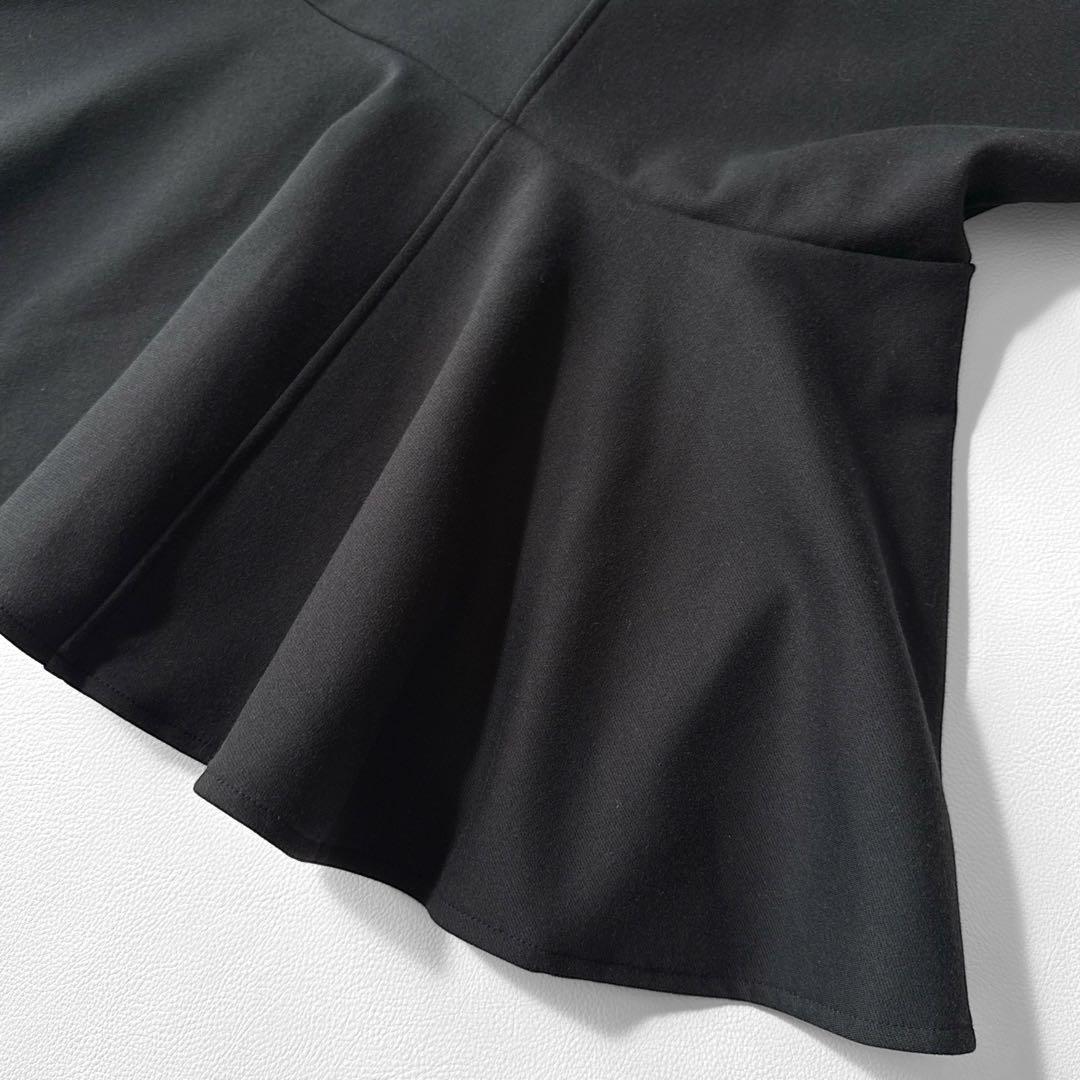 THREE SQUARE ペプラムポンチプルオーバー 黒 VERYコラボ