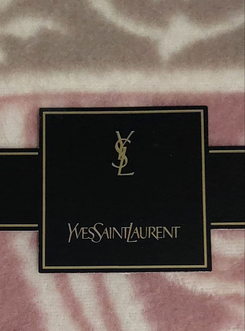 ♥️専用です♥️イヴ・サンローラン♥️カシミア入りウール毛布