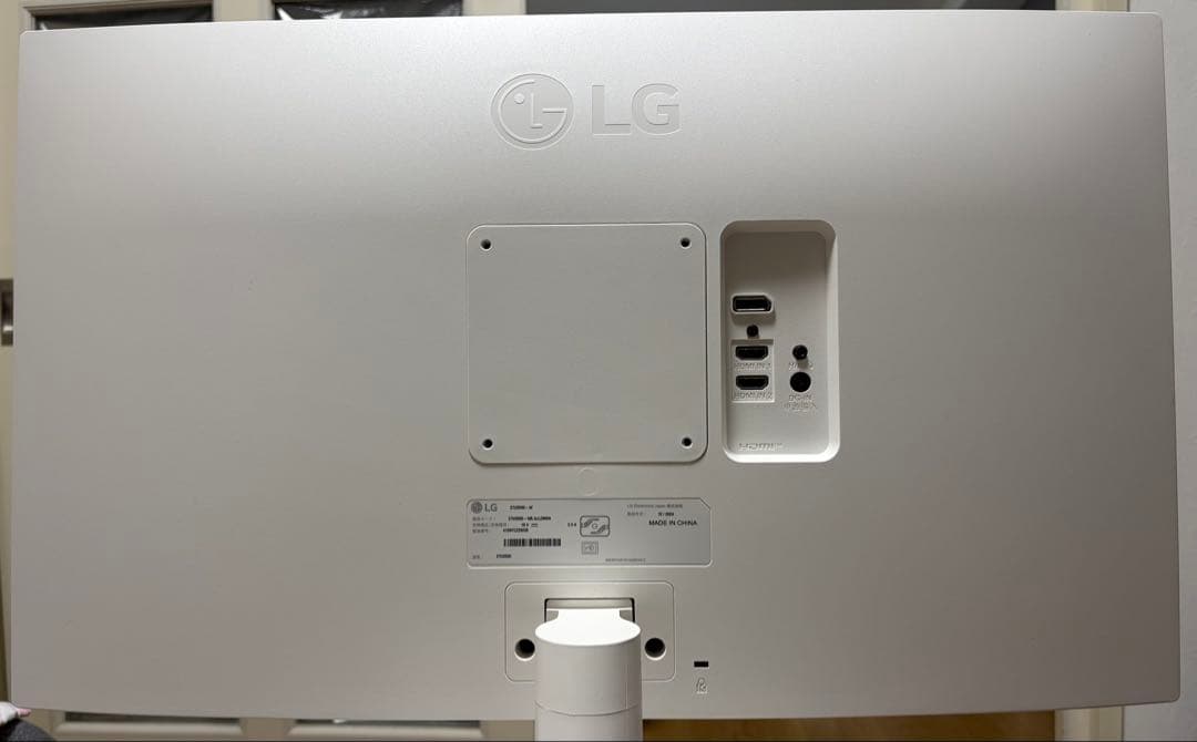 【美品】 LG 27US500-W 27インチ 4K IPSモニター
