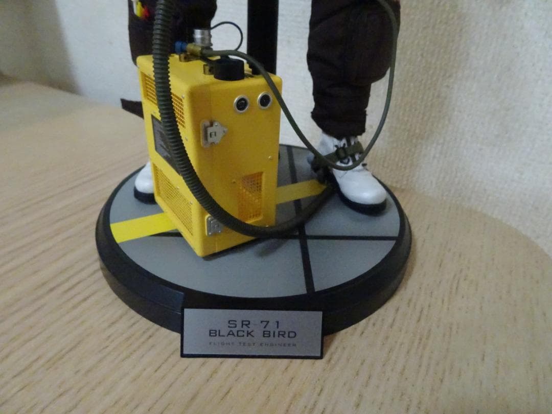 DAMTOYS SR-71 フライトテストエンジニア タイプ ホットトイズ