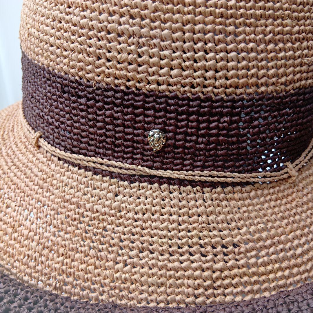ヘレンカミンスキーベージュとブラウンのラフィアハット
