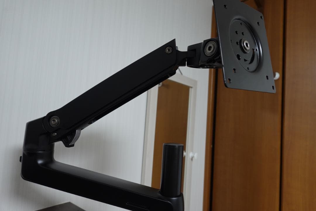 Amazon Basics【エルゴトロン LX】モニターアーム+ノートPCトレイ