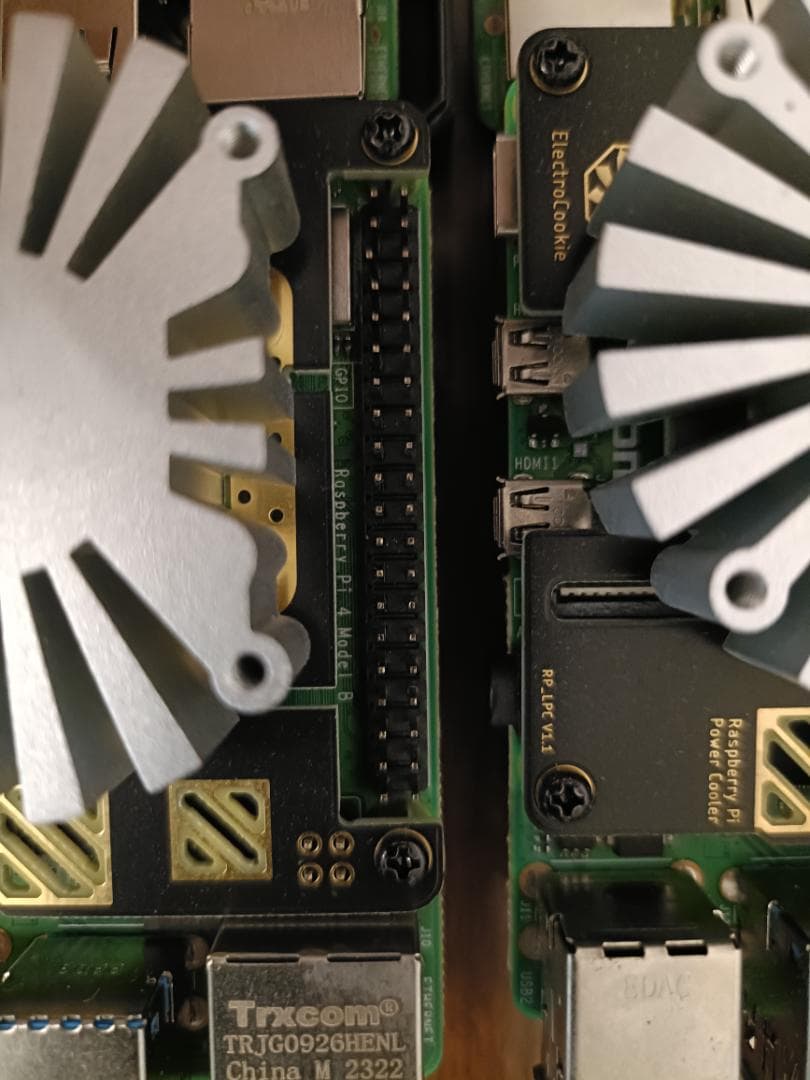 Raspberry Pi 4&3、ヒートシンクとSDカード付きセット