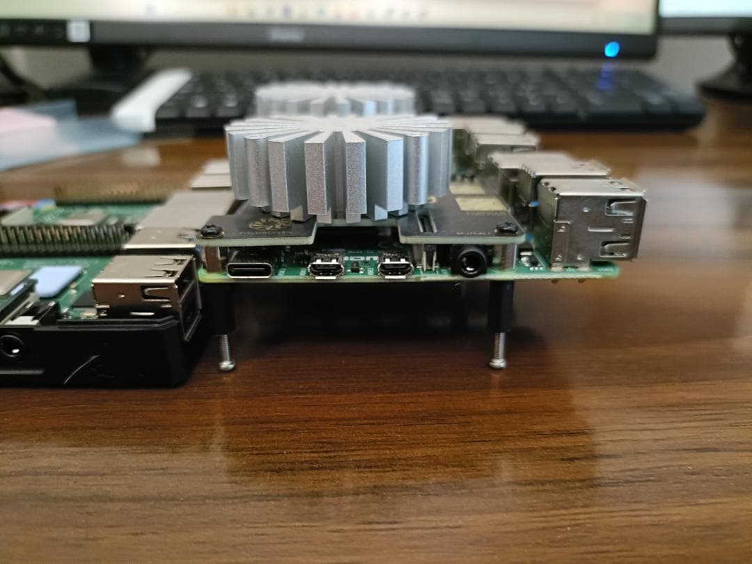 Raspberry Pi 4&3、ヒートシンクとSDカード付きセット