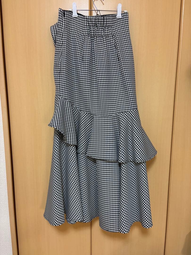 rienda フリルスリットハイウエストスコートショートパンツ