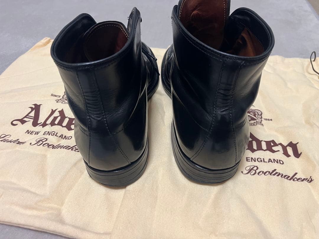 オールデン インディーブーツ Black CHRMXL Leather 401