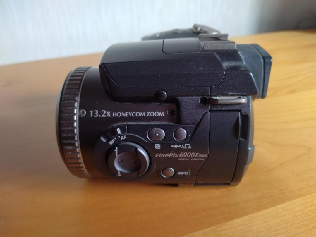 デジタルカメラ FINEPIX6900Z