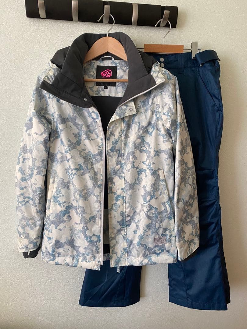 スノーボードウェアセット　レディスSサイズ