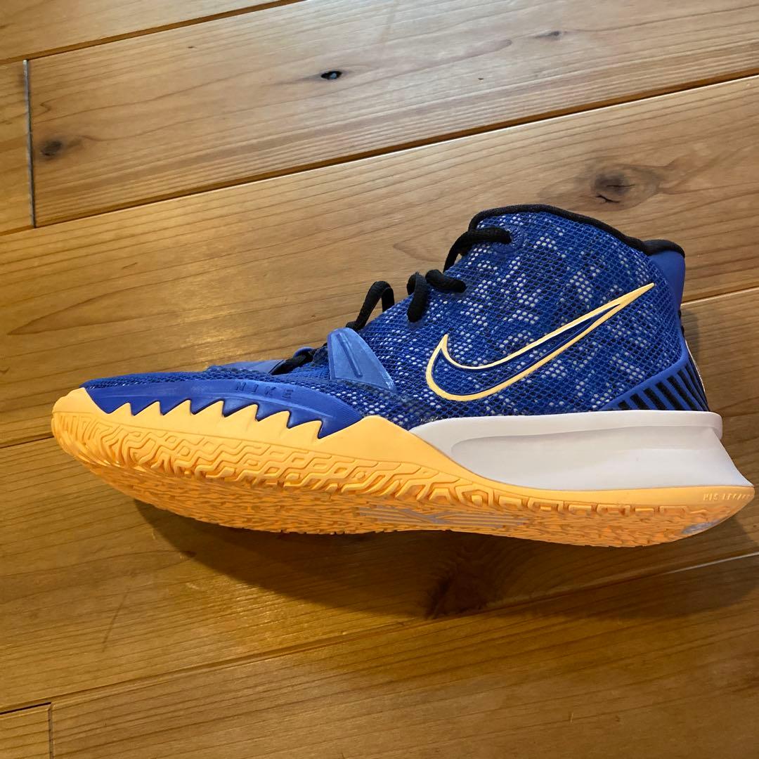 Nike カイリー7