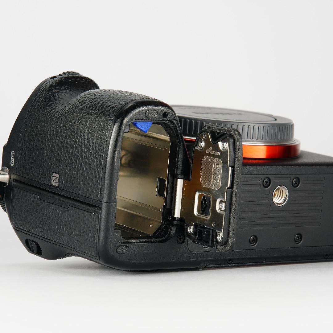 【完全セット】SONY α7III美品！11,056回/20万 すぐ撮影可能