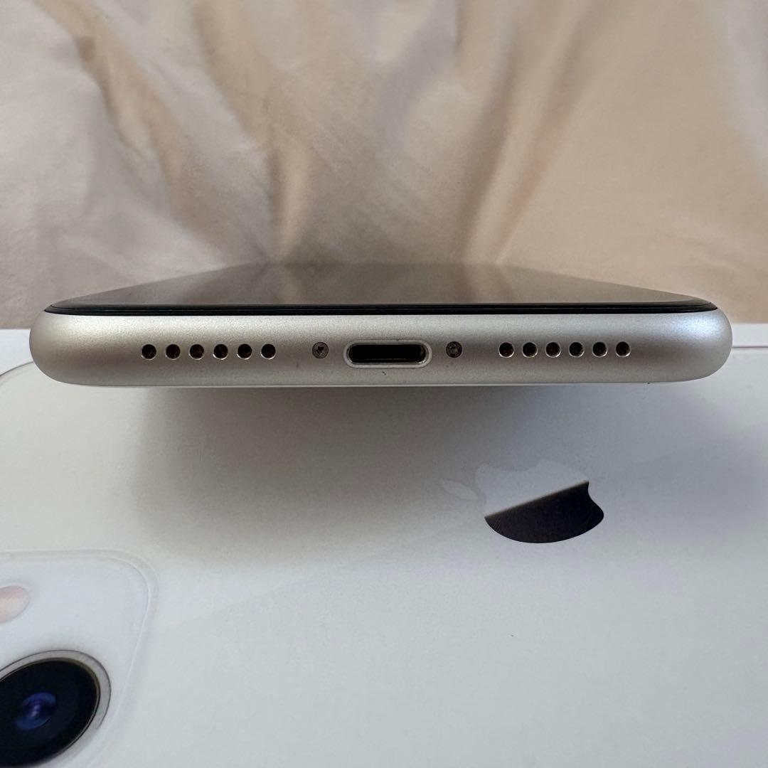iPhone11 ホワイト