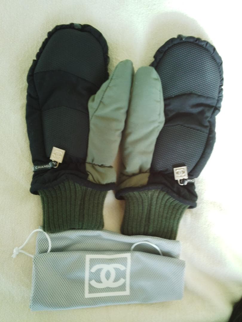 シャネル　手袋ミトン　新品未使用