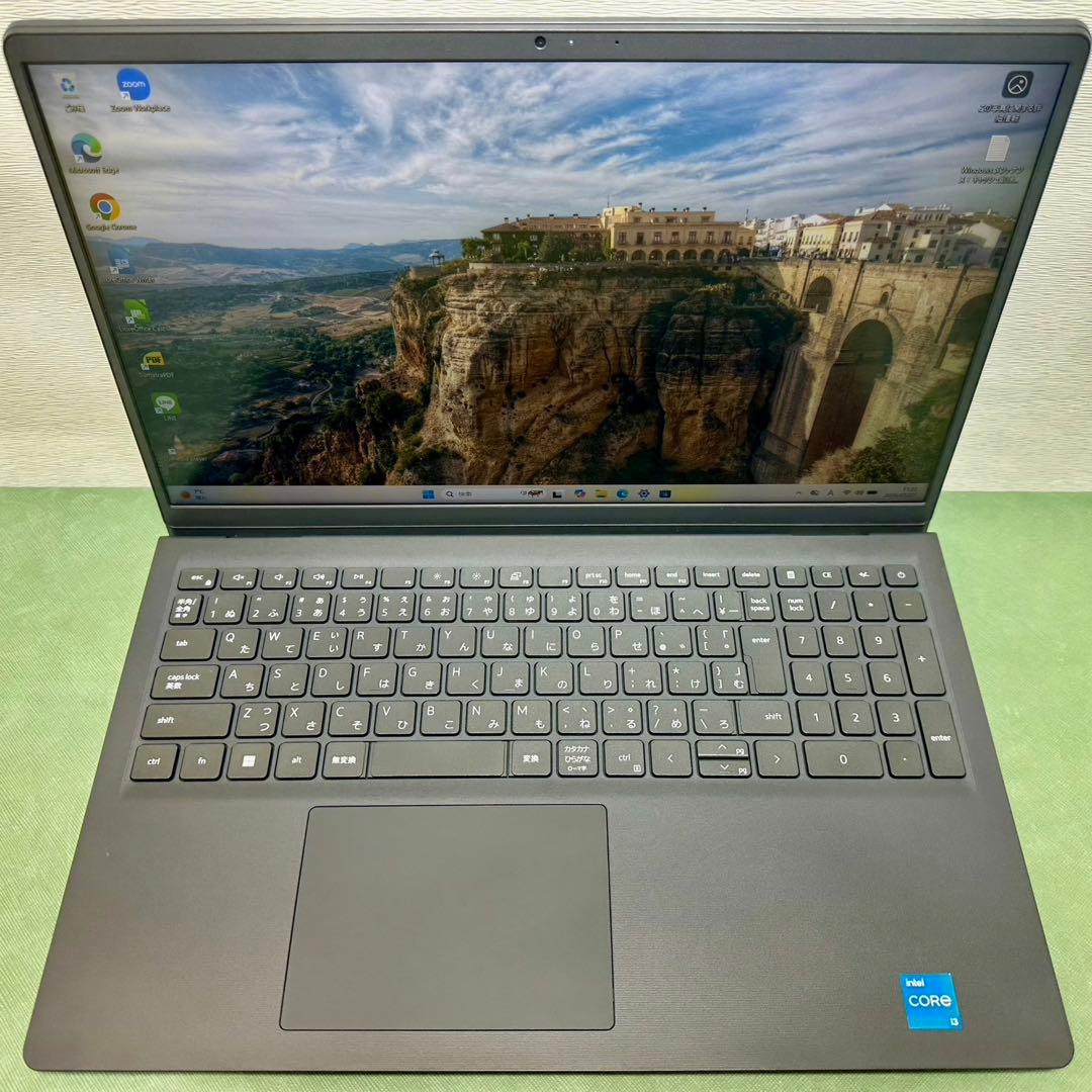 Windowsノート本体 DELL Vostro 3520 Core i3 8GB 256GB SSD