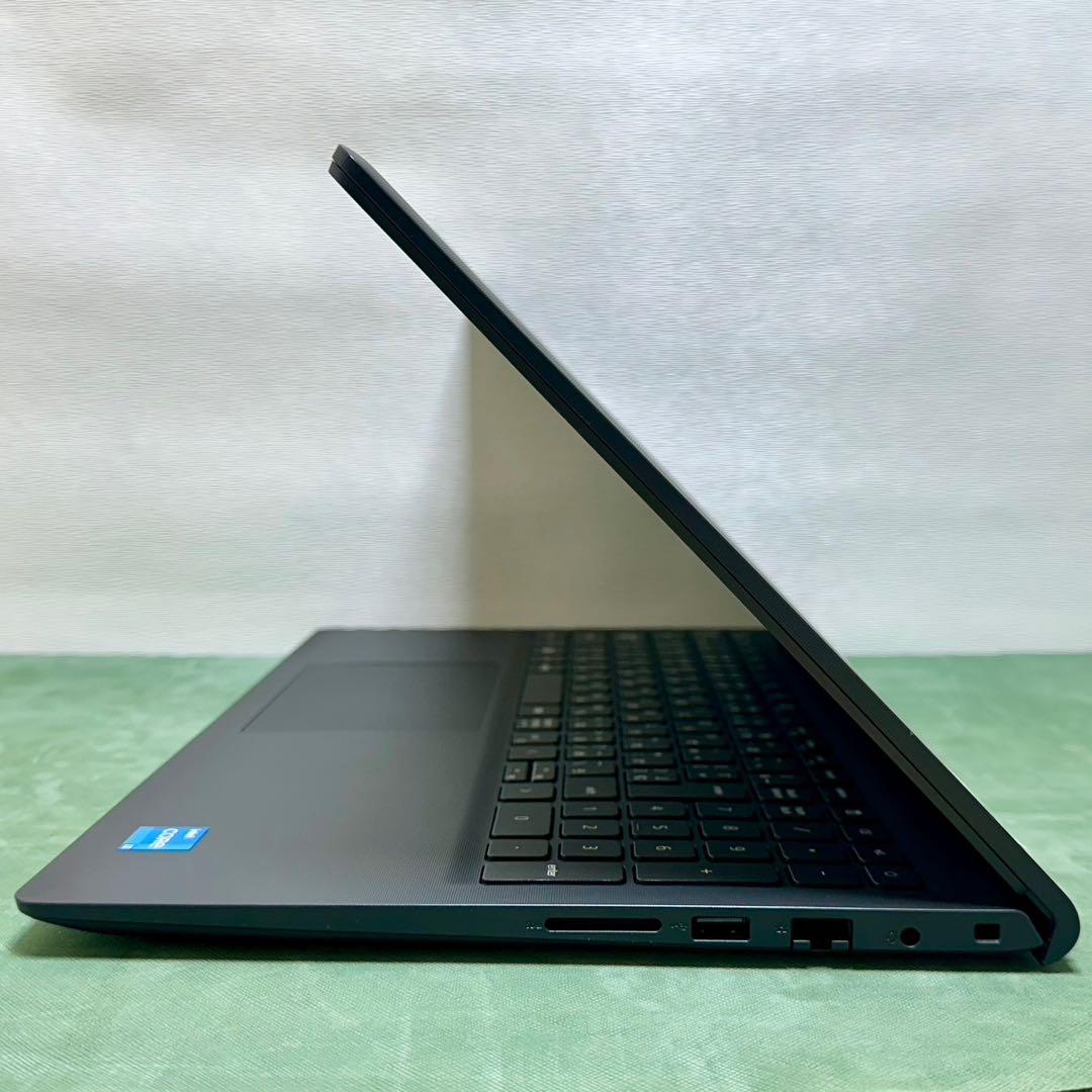 Windowsノート本体 DELL Vostro 3520 Core i3 8GB 256GB SSD