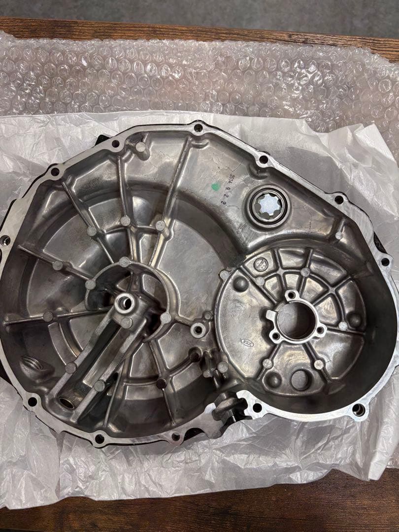 11330-MCE-305 cb400sf nc39クランクケースカバー