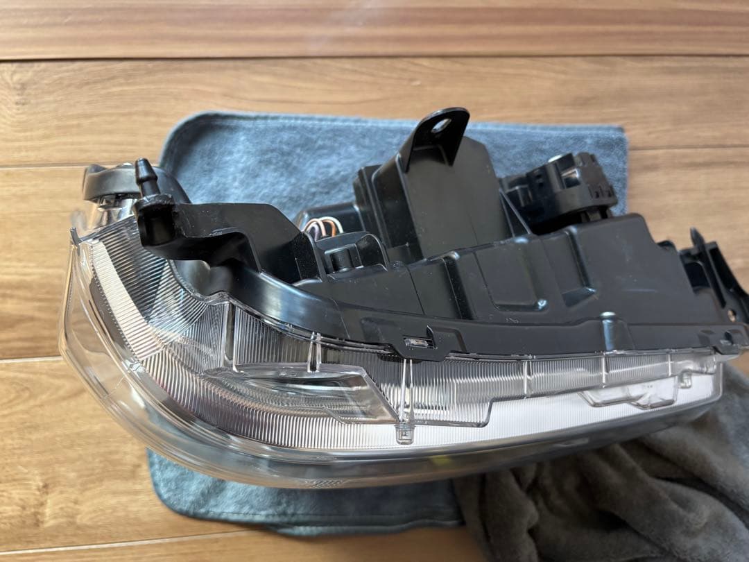 S321ハイゼット　LEDヘッドライト左です