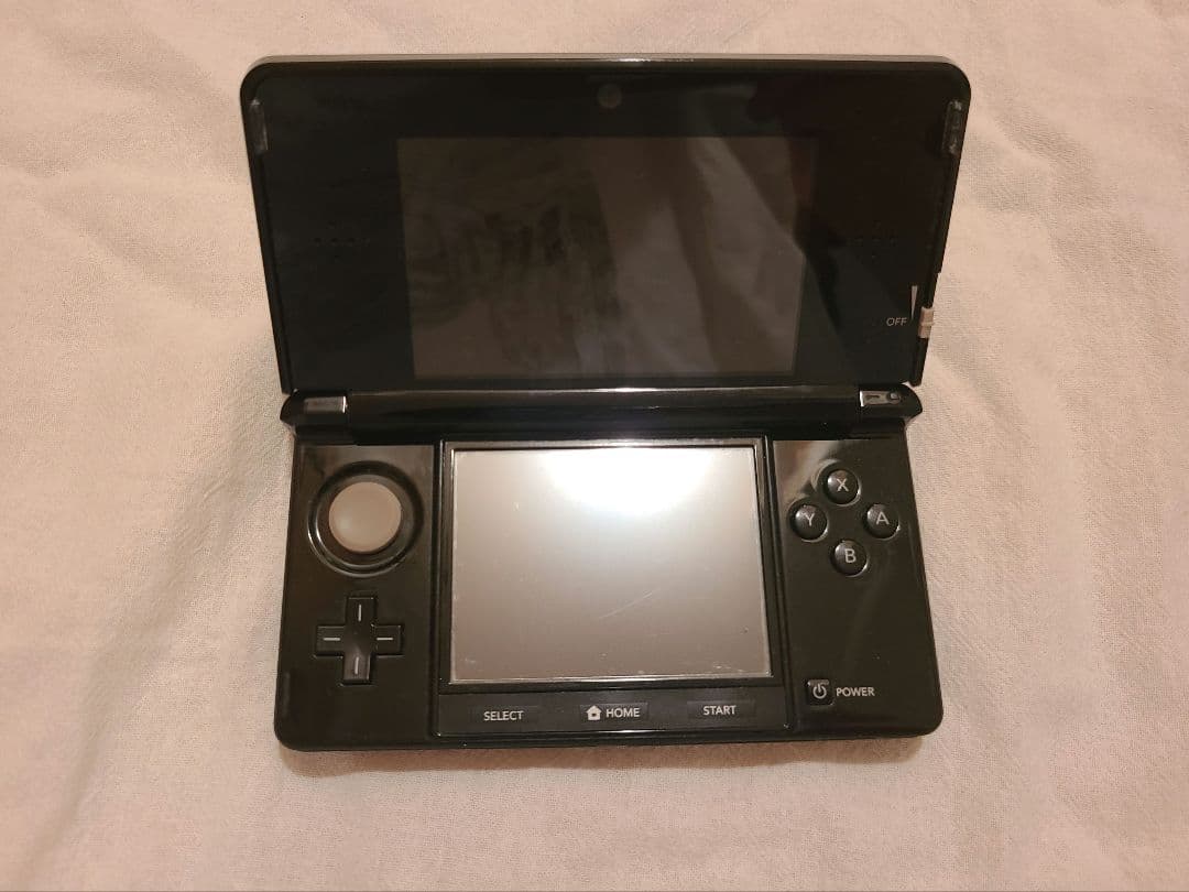 任天堂 3DS ブラック 本体&充電アダプター