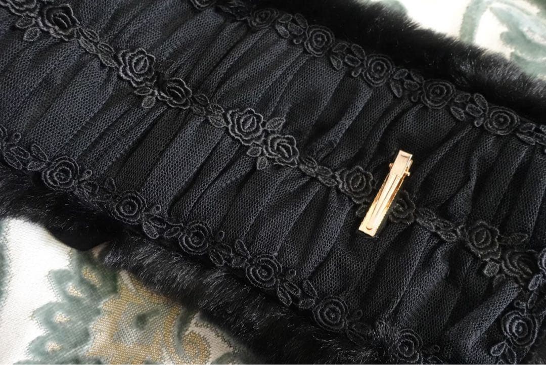 Luxmira 薔薇のファーヘッドドレス”Fascinant” 黒　送料込