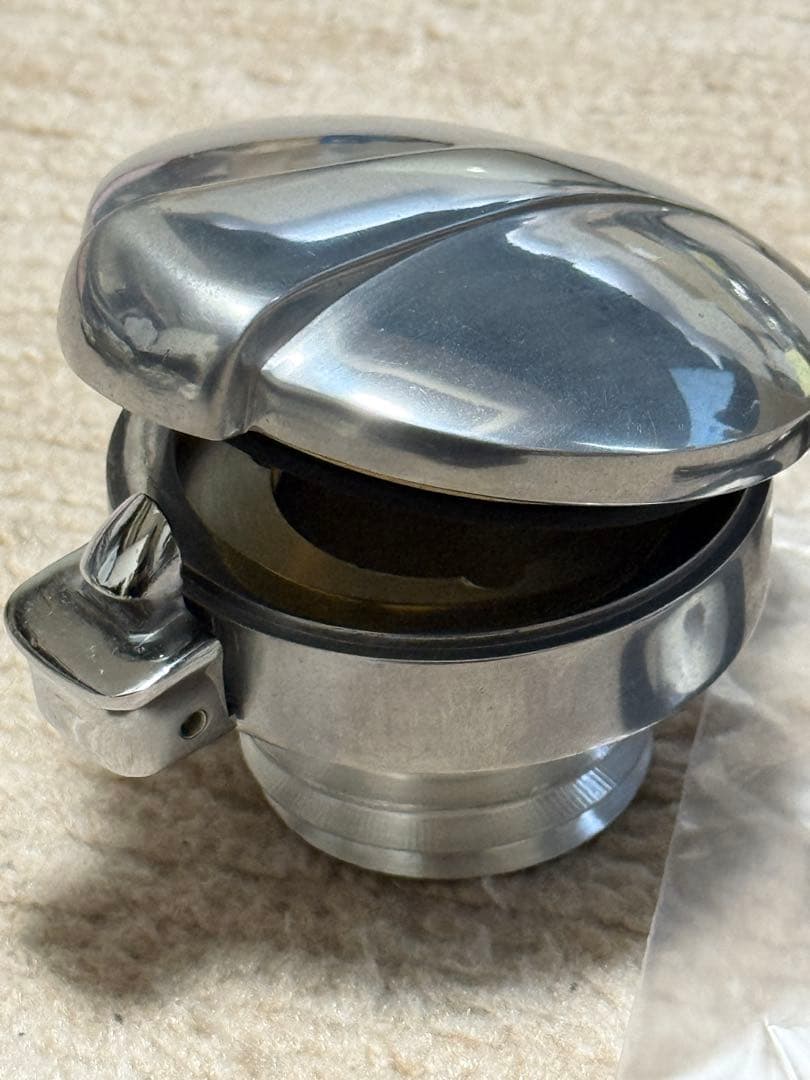 モートーン モンツァ タンクキャップ ブラッシュ