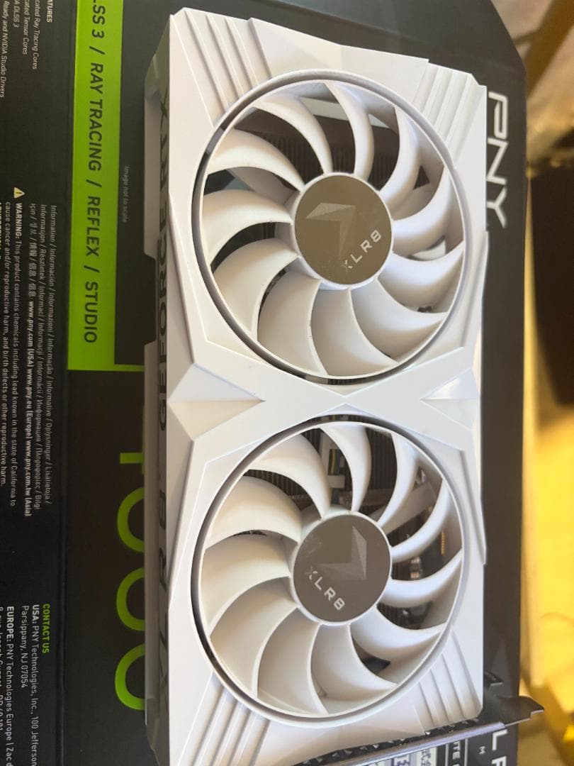グラフィックボード・グラボ・ビデオカード pny rtx 4060 8gb white editon