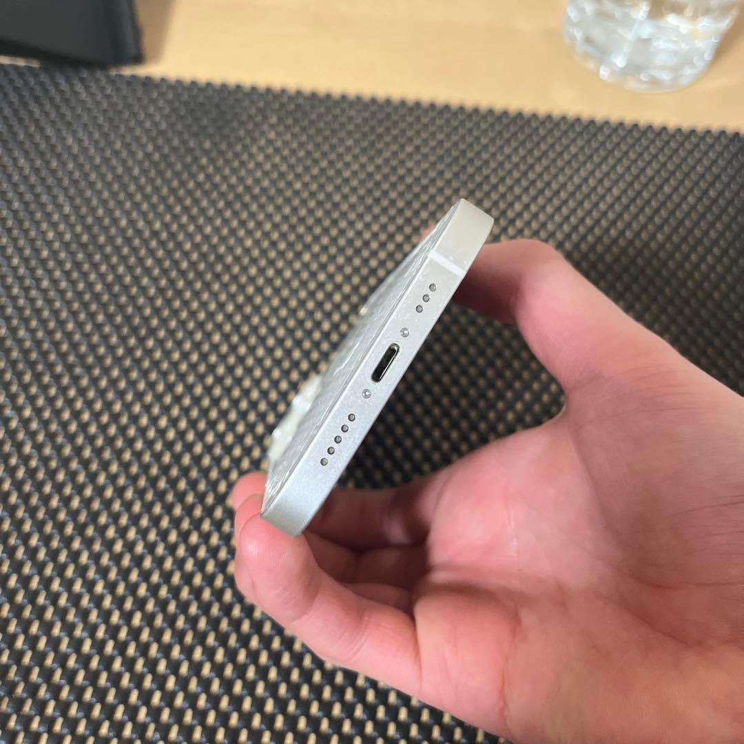 ひび割れ　iPhone14