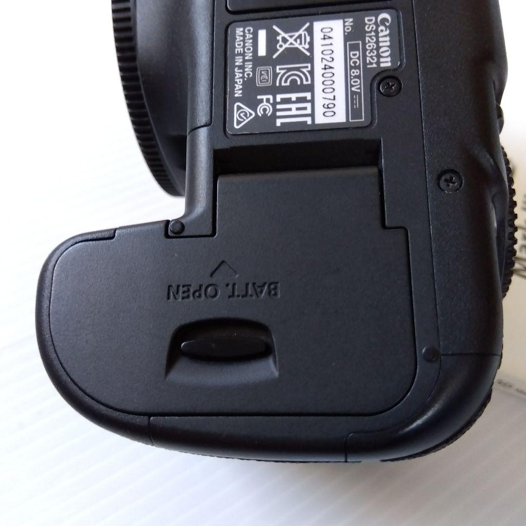 Canon EOS 5D Mark III 本体と付属品