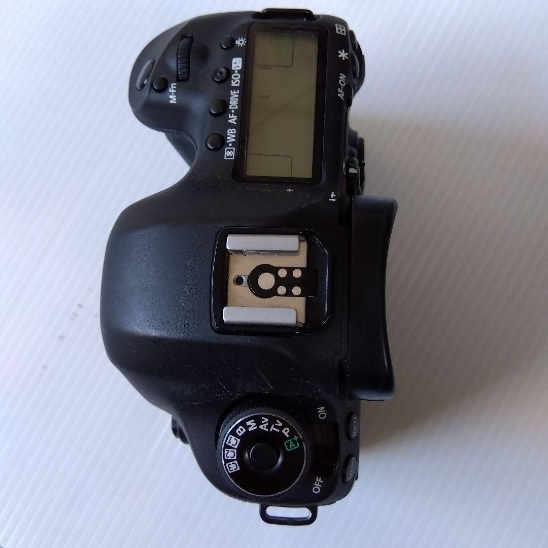 Canon EOS 5D Mark III 本体と付属品