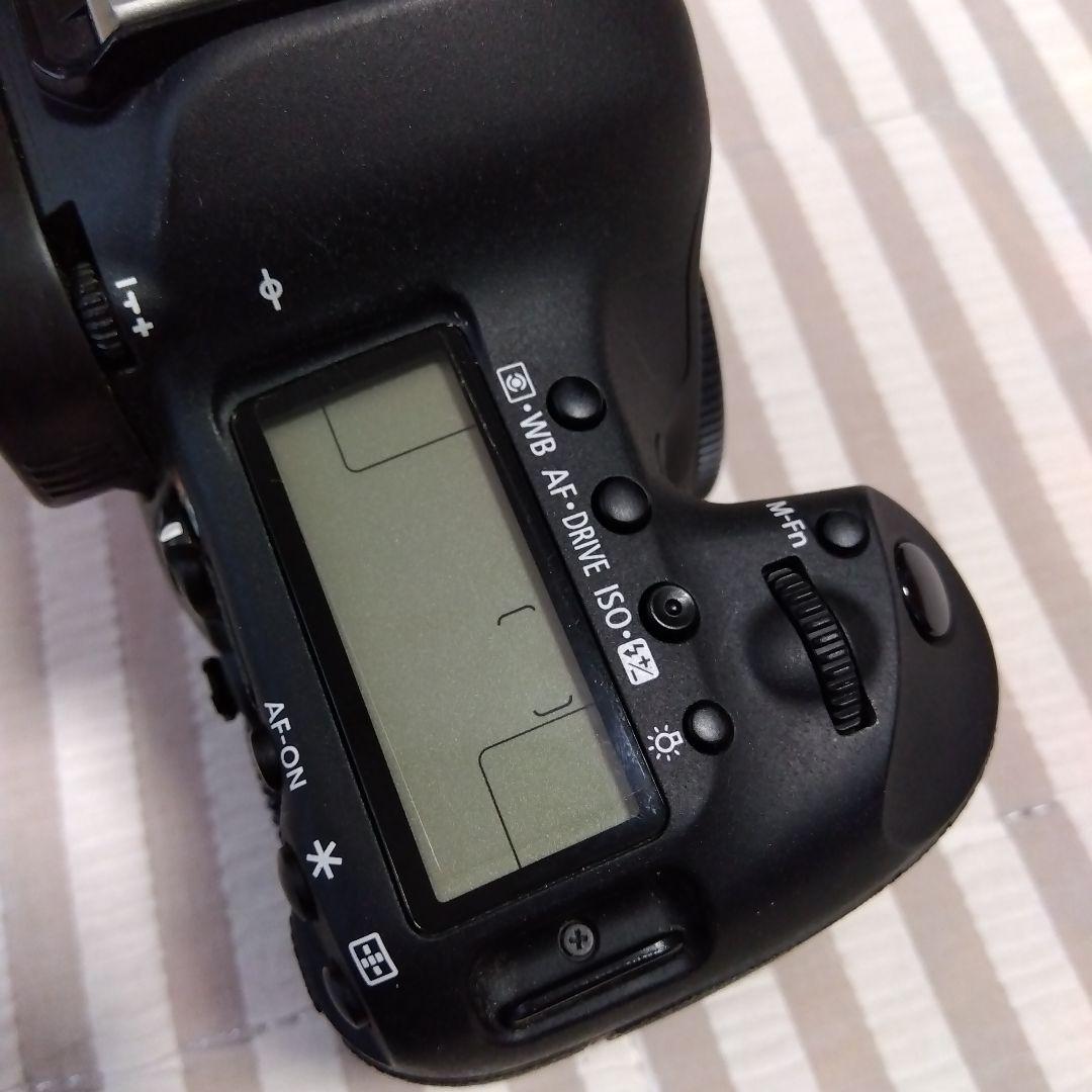 Canon EOS 5D Mark III 本体と付属品