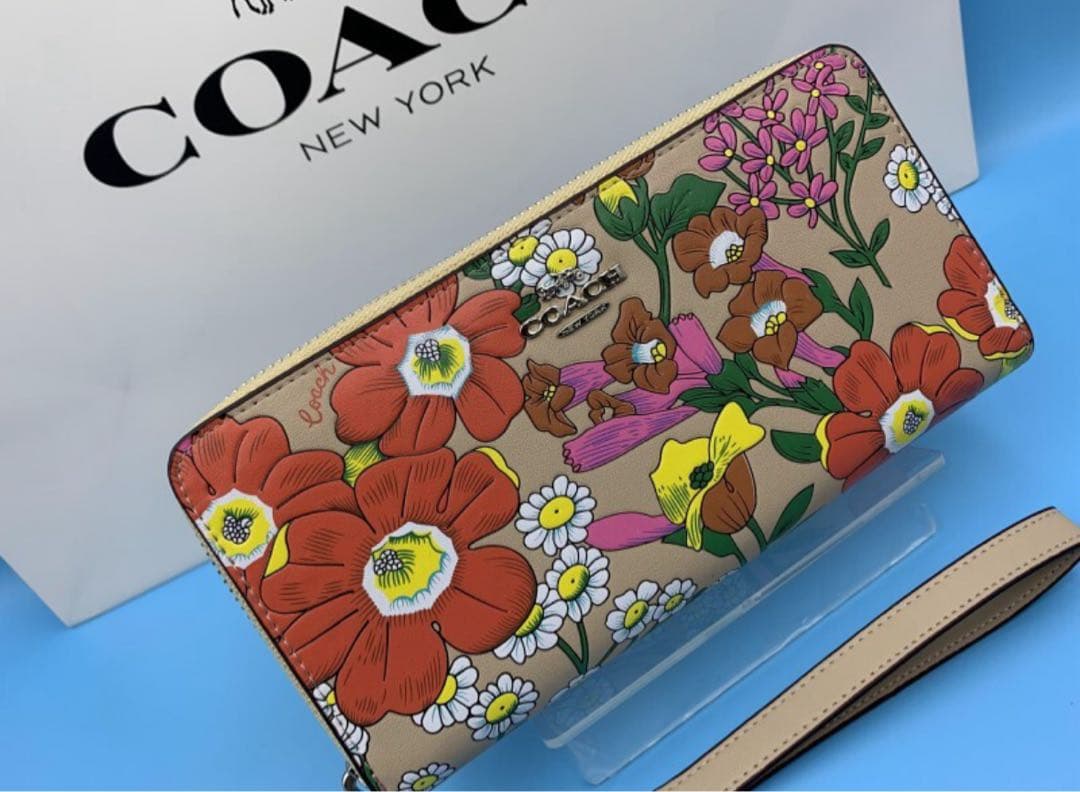 【新品未使用】COACH フラワー　長財布　花柄　派手柄　フローラル