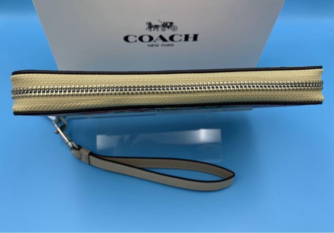 【新品未使用】COACH フラワー　長財布　花柄　派手柄　フローラル
